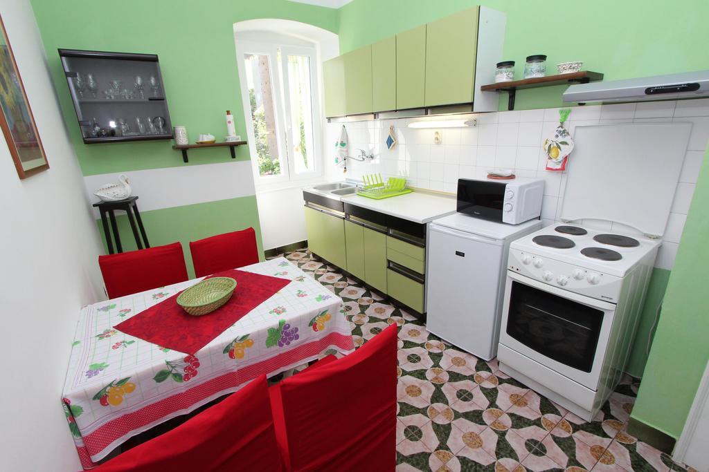 Apartments Santin ロヴィニ エクステリア 写真